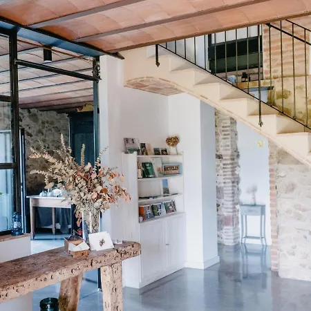 مزرعة للإقامة Serra 1786 *