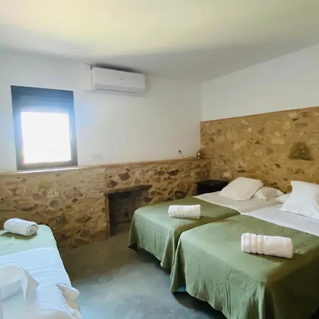Serra 1786 Farm stay Llagostera