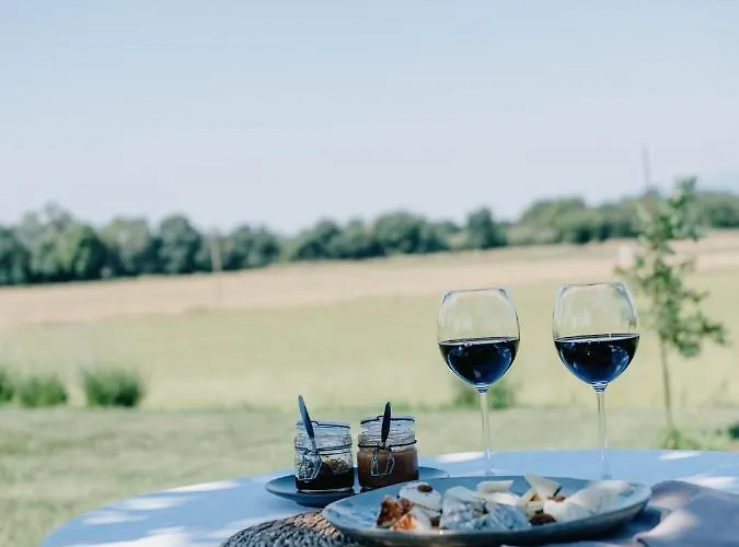 Serra 1786 Gospodarstwo agroturystyczne *